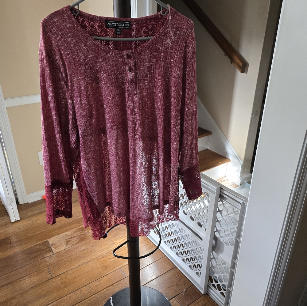NWOT lace top